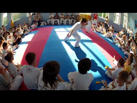 Troca de corda V corda Capoeira Camara 2012 Russia
