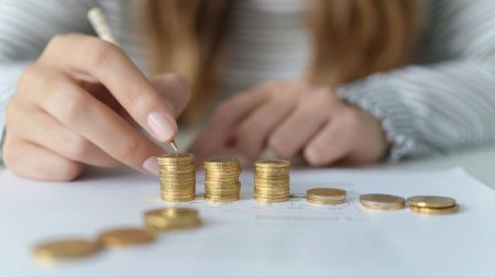 Как взыскать алименты в твёрдой денежной сумме: плюсы и минусы