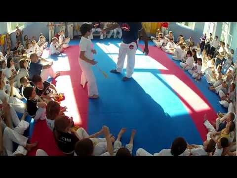Troca de corda II corda Capoeira Camara 2012