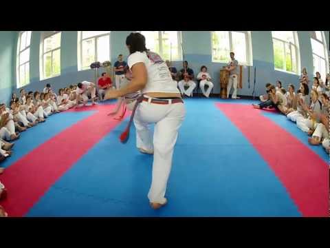 Troca de corda Ничка (Trancinha) Capoeira Camara 2012 Russia