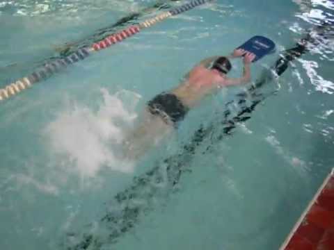 Упражнение с доской. Кроль. Обучение плаванию взрослых